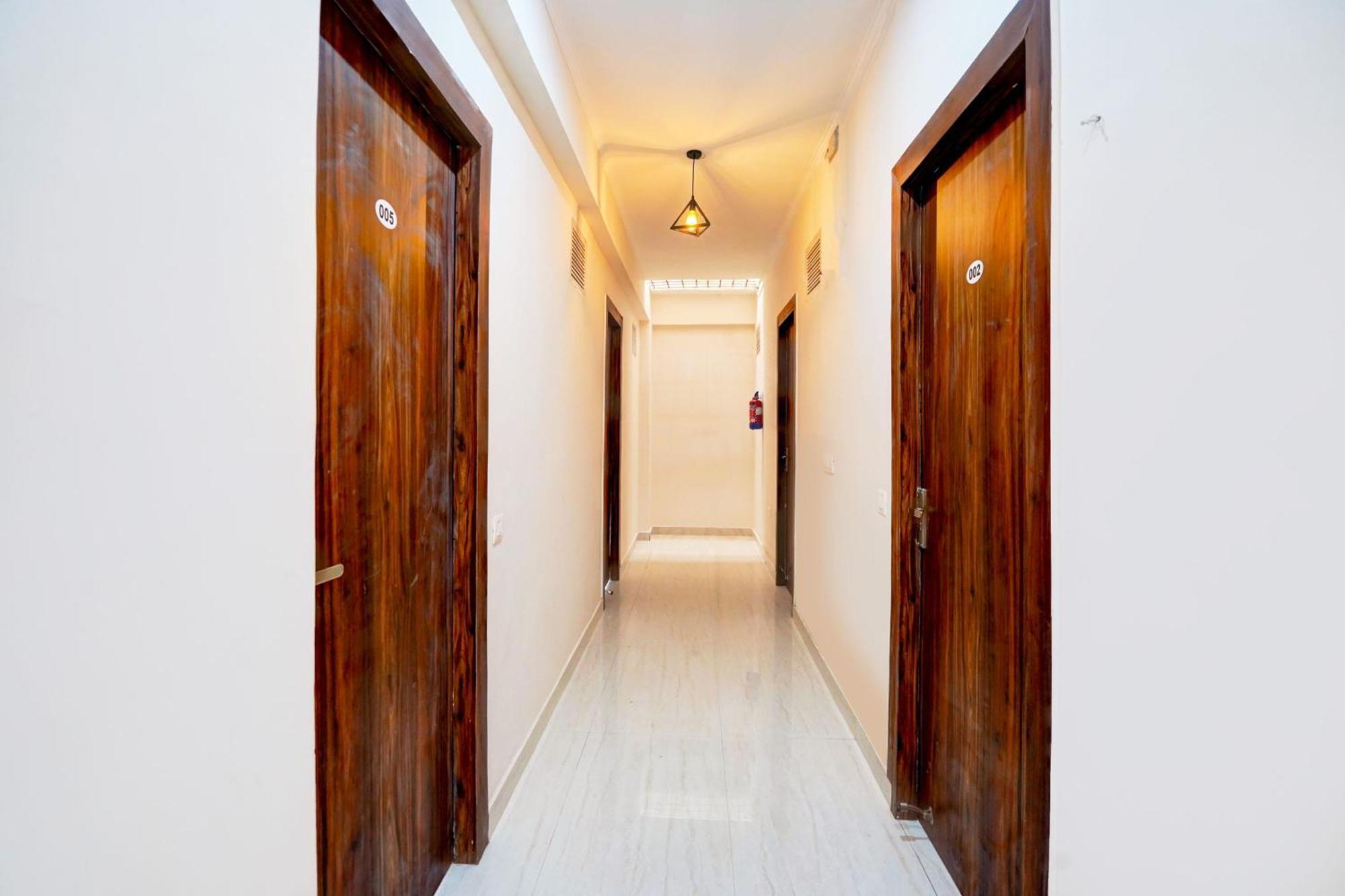 Super Hotel O The Viraaj Banquet & Hotel Ghaziabad Exterior photo